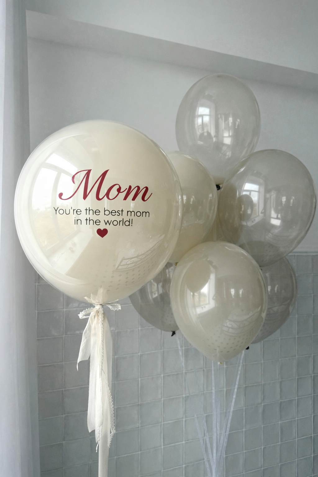 Best Mom Balloon Set with bubble balloon and ivory gray latex bouquet for Mother’s Day decor in Manhattan