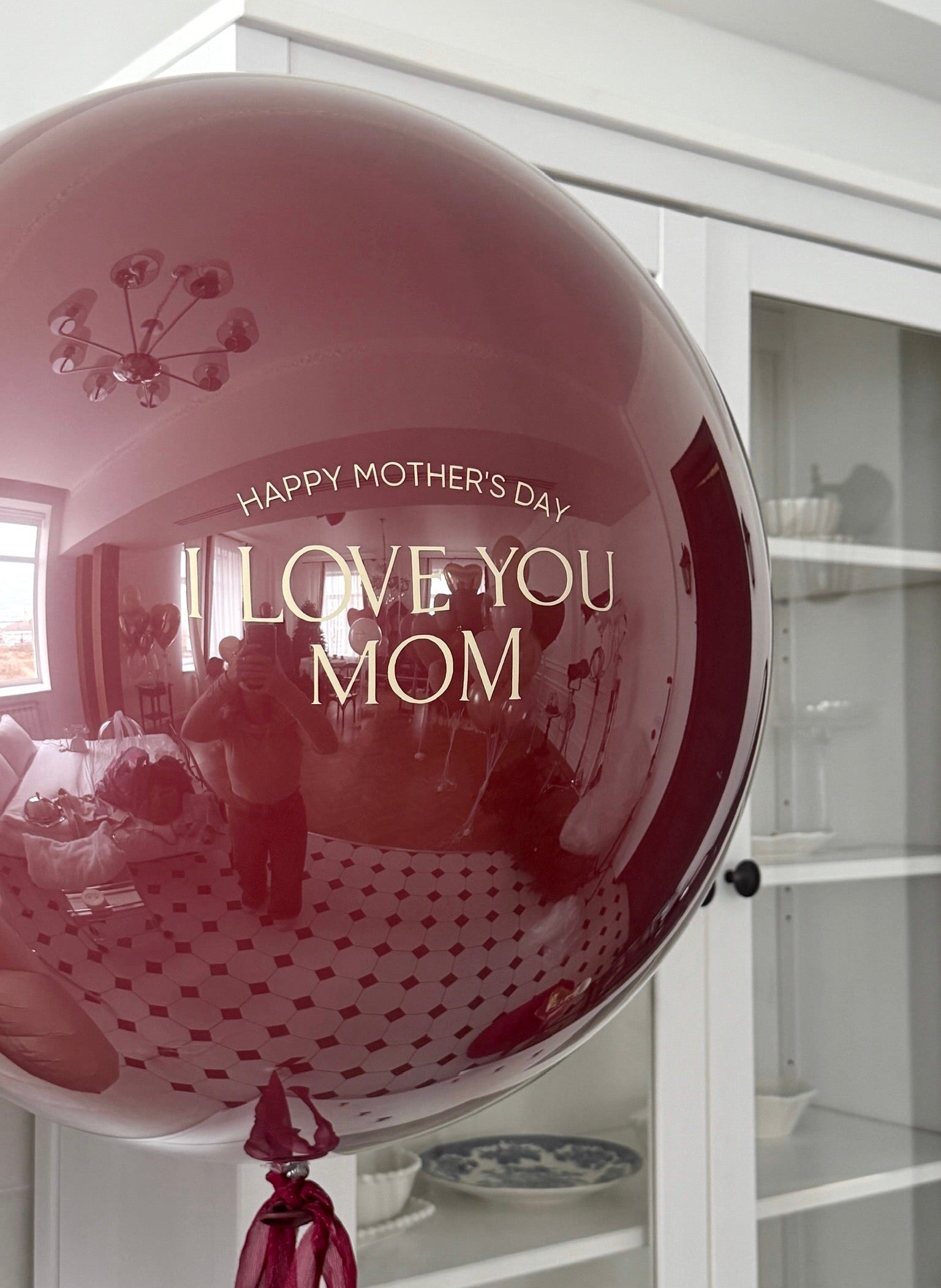 Love You Mom Bubble Balloon with printed sign for Mother’s Day decor in Jersey City